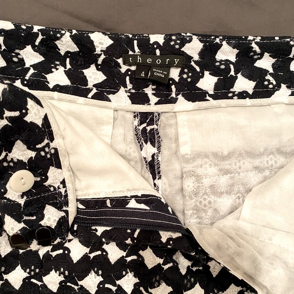Theory shorts - Picture 3 of 5